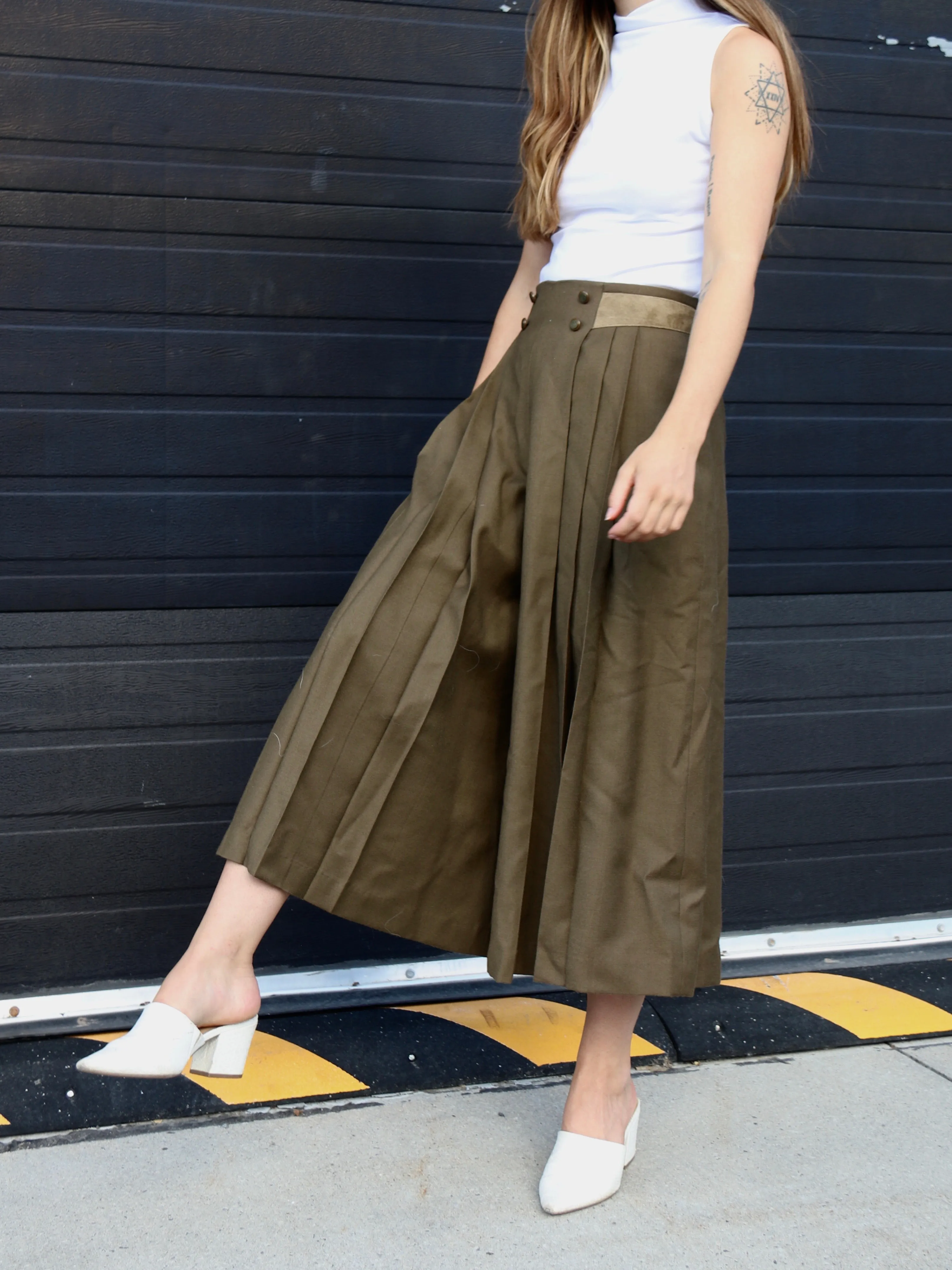 80s Olive Wool Pleated Culottes - 27