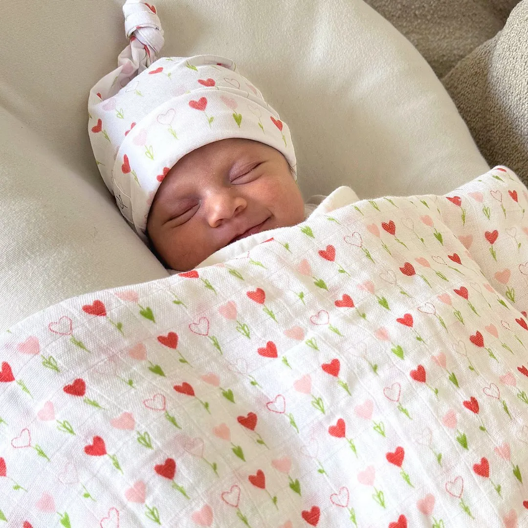 Bamboo Muslin Swaddle Blanket & Topknot Set - Busy Bees