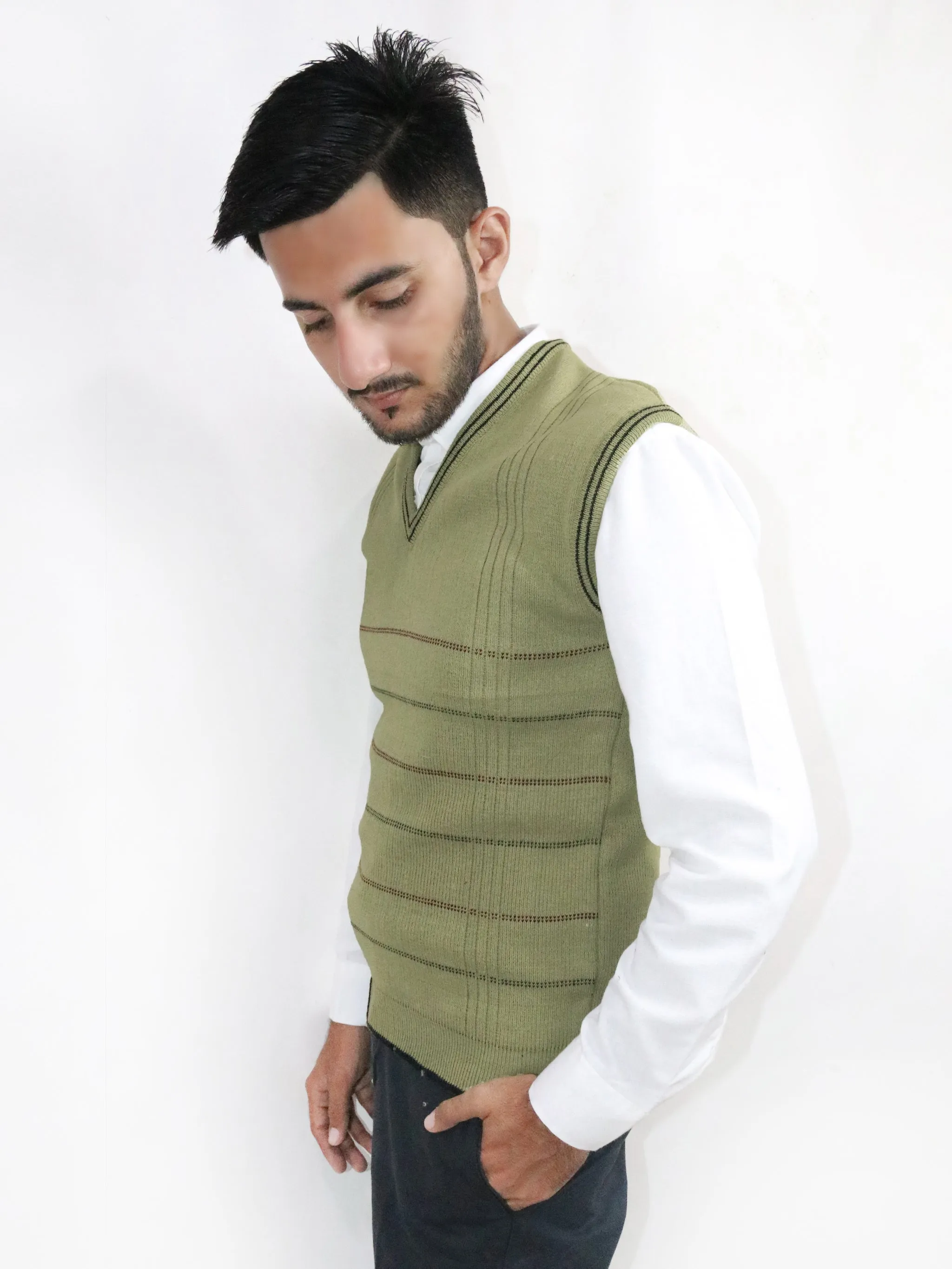 Green Shade Sleeveless Sweater for Men MSW29