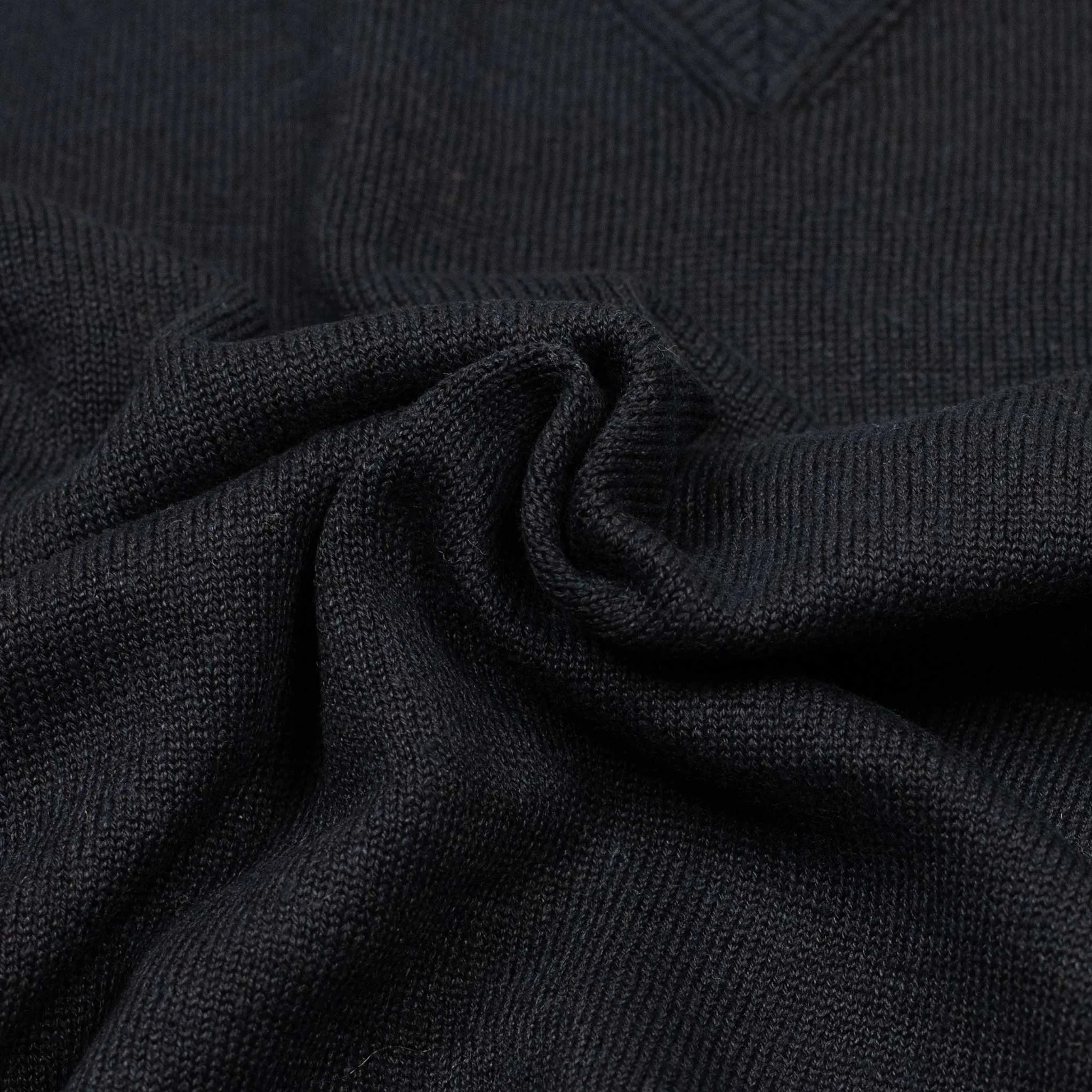 Knitted v-neck vest in navy blue Italian linen and wool