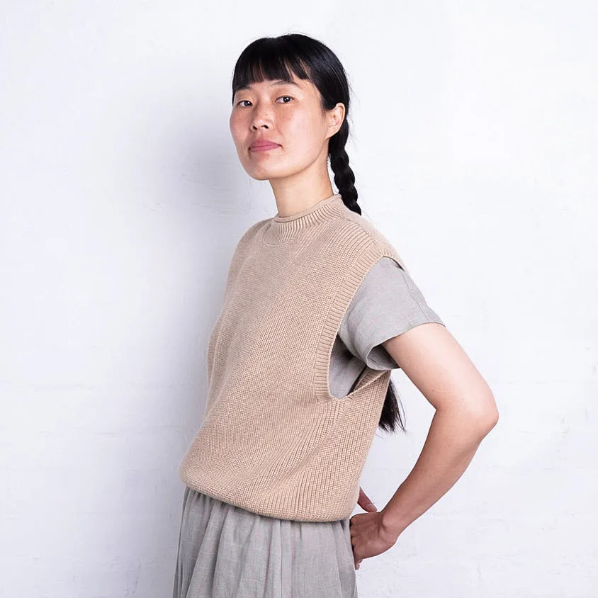 Women's Knitted Vest - 100% Merino Wool - Sand (S-XL)